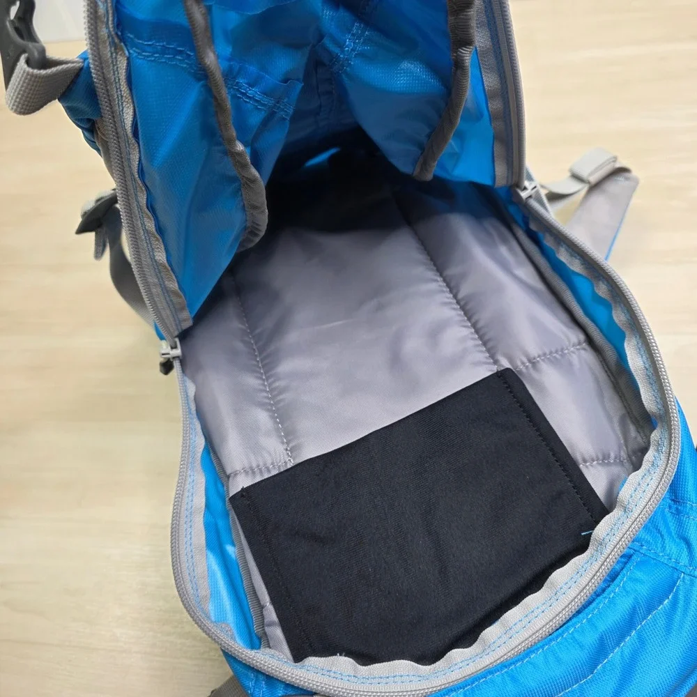 CamelBak LUXE Blue Grey Hydration Backpack Mountain Bike Hiking Air Director